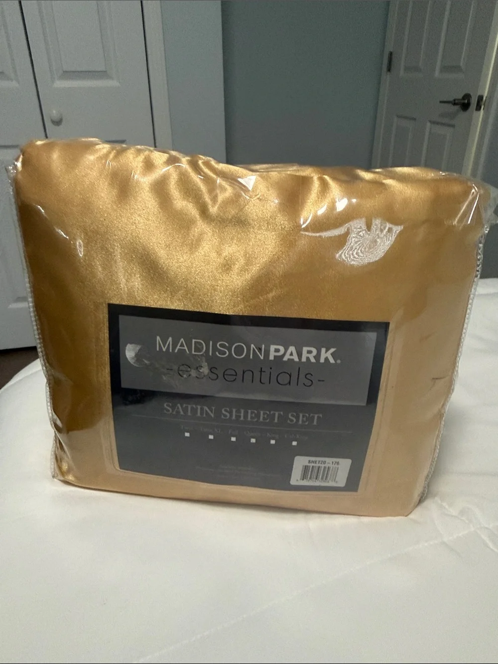 Madison Park Satin Sheet Set in Gold Queen/4 pillows cases included